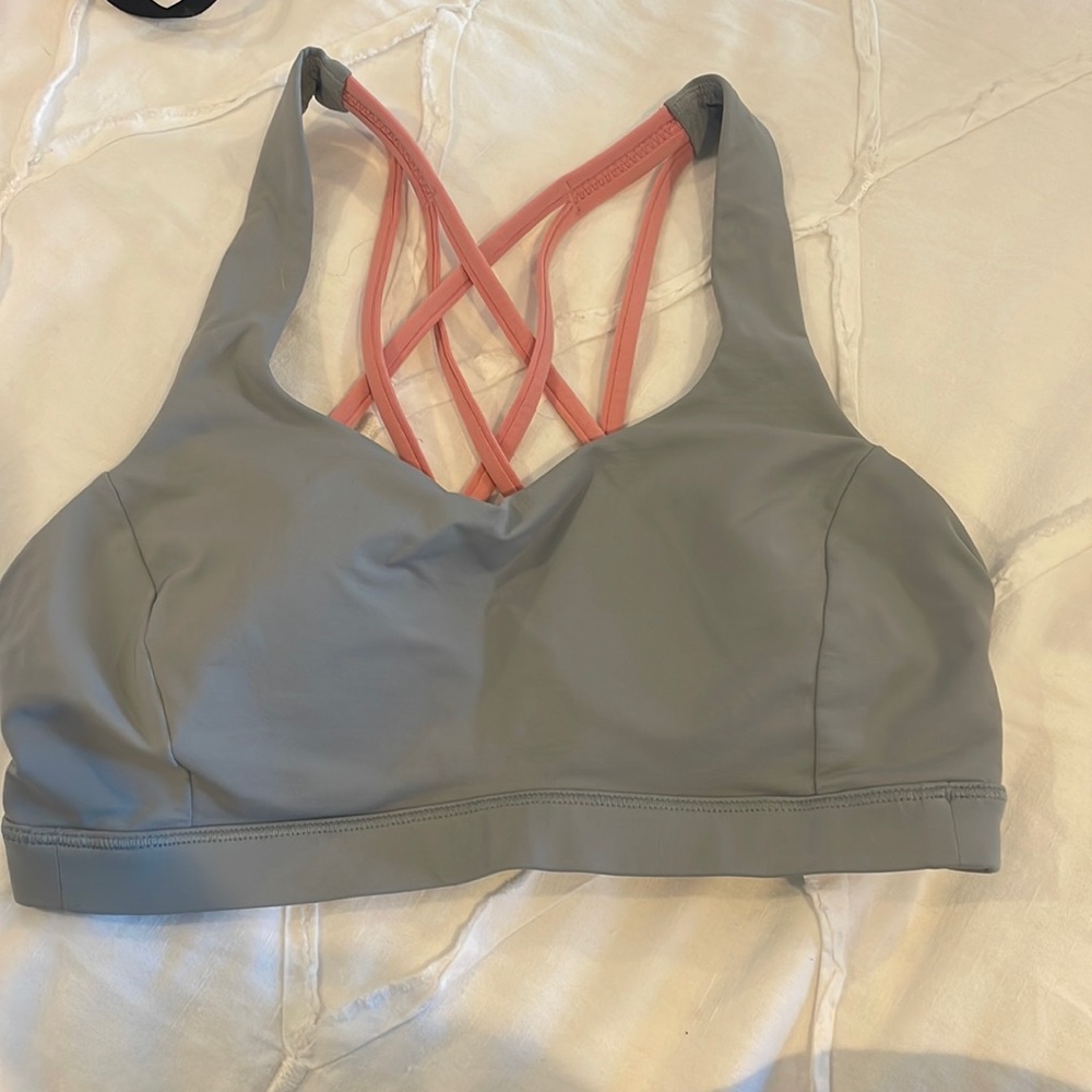 Lululemon Free to be serene bra size 6. Grey and pink